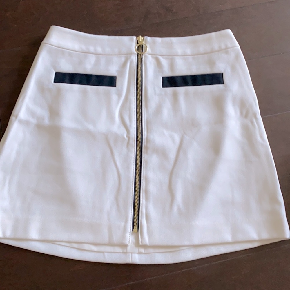 Stylish white skirt